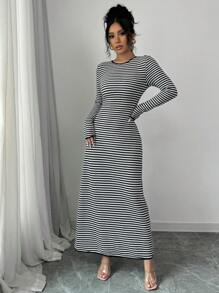 Elenzga Robe longue en tricot décontractée élégante avec décolleté rond et dos en V avec nœud pour femme - Noir et Blanc - Voir 3