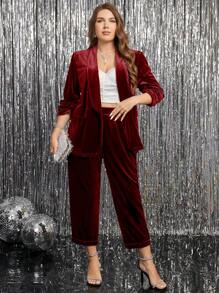 SHEIN Clasi 大码女士通勤天鹅绒披肩领前开襟夹克和裤子套装，度假装