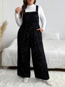 SHEIN Privé Plus Size Casual Collegiate Tie-Dye Ombre Textured Fabric Suspender Pants With Pleated Waist, Pockets And Wide Legs, Retro Collegiate Style - Black and White - View 4
