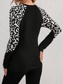 SHEIN Maternity Leopard Print Raglan Sleeve Button Detail Tee - White - View 2