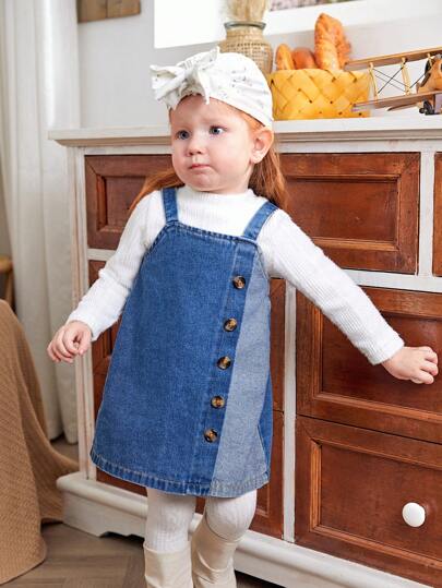 SHEIN 2 件套女婴休闲百搭日常高街立领条纹纹理柔软触感面料长袖上衣和撞色肩带牛仔连衣裙，适合秋冬季，可单独穿着