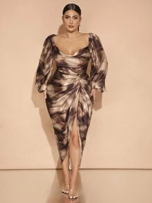 SHEIN BAE Robe de fête élégante, sexy et asymétrique avec col drapé, froncée à l'ourlet, fente et manches longues. Imprimé floral vert en satin pour les grandes tailles. Idéal pour les fêtes d'automne, d'hiver et d'Halloween.