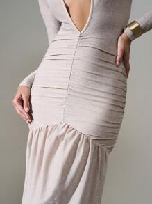 AiiRZ Robe longue brillante à encolure dégagée, taille froncée, volant à l'ourlet