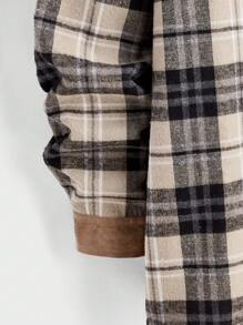 Manfinity Homme Jaqueta Forrada Termicamente com Remendos de Camurça Xadrez para Homens, Jaqueta de Trabalho de Moda com Mangas Longas, Jaqueta Estampada de Bloco de Cor Xadrez, Presente para Amigos, Marido, Namorado