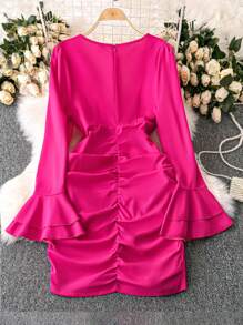 SHEIN LUNE Vestido de fiesta ajustado con cuello en V profundo y mangas acampanadas elegantes
