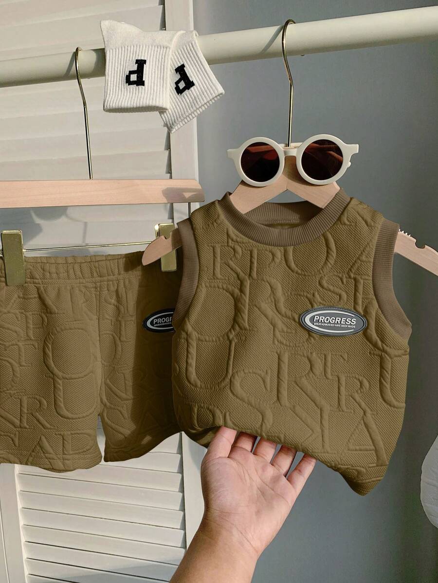 SHEIN Bộ 3 món/Bộ áo liền quần không tay họa tiết hoa 3D năng động tối giản giản dị cho bé trai kèm túi đựng, thích hợp cho các buổi đi chơi, mùa xuân/hè - Màu Khaki - Xem 1