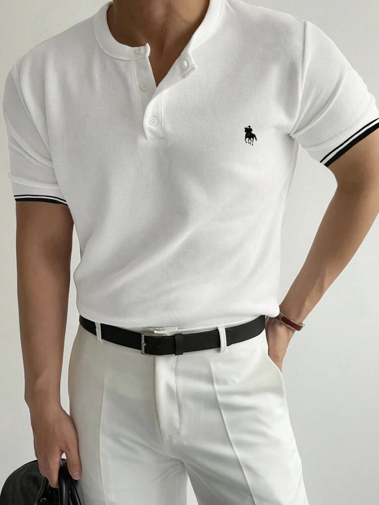 1pc Men's Summer Western Cowboy Riding Pattern Contrast Striped Trim Half Button Short Sleeve T-Shirt Business Attire