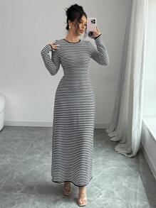 Elenzga Robe longue en tricot décontractée élégante avec décolleté rond et dos en V avec nœud pour femme - Noir et Blanc - Voir 5