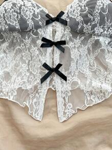 Soleia 女士节日针织蕾丝前镂空开衩上衣，双色精致蝴蝶结装饰，荷叶边领口和下摆，细肩带背心。性感浪漫派对装 - 黑與白 - 查看 4