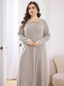 Mulvari 大码罗纹圆领链条装饰 A 字长袖休闲连衣裙，适合春秋季节，休闲朴素 T 恤长裙，适合日常休闲 - 杏色 - 查看 4