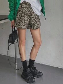 DAZY 女式弹力腰直筒豹纹短裤，适合所有季节秋季 - 卡其色 - 查看 5