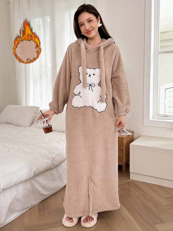 Dream Adore Süßer bärenbestickter überschnittener Druckknopf-Jumpsuit Schlafanzug für Frauen