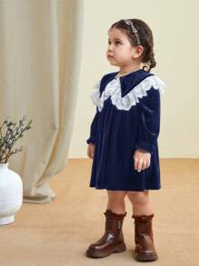 SHEIN LMoss Kids LMoss 女婴可爱秋季优雅弹力天鹅绒撞色蕾丝彼得潘领连衣裙 - 藏蓝色 - 查看 3