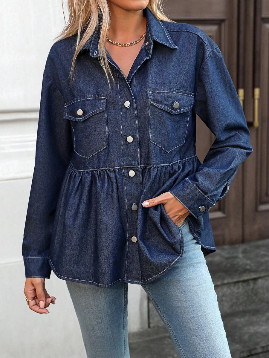 SHEIN Essnce 带纽扣前口袋荷叶边下摆长袖牛仔衬衫 - 深色水洗藍 - 查看 1