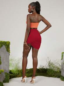 GAUTII 设计师女士纯色性感高腰褶皱迷你裙，适合假期、派对、节日 - 酒紅色 - 查看 2