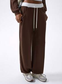 VARSITIE Kontrastfarbige Passe für locker sitzende Sporthosen für Damen - Braun - Übersicht 5