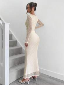 SHEIN Essnce فستان طويل الأكمام أبيض أنيق مزخرف نسيج مضلع مناسب لعيد الشكر ، فستان خريفي، فستان كاجوال بلون أبيض مصمم بتداخل دانتيل على الرقبة المربعة - لون مشمشي - مشاهدة 3