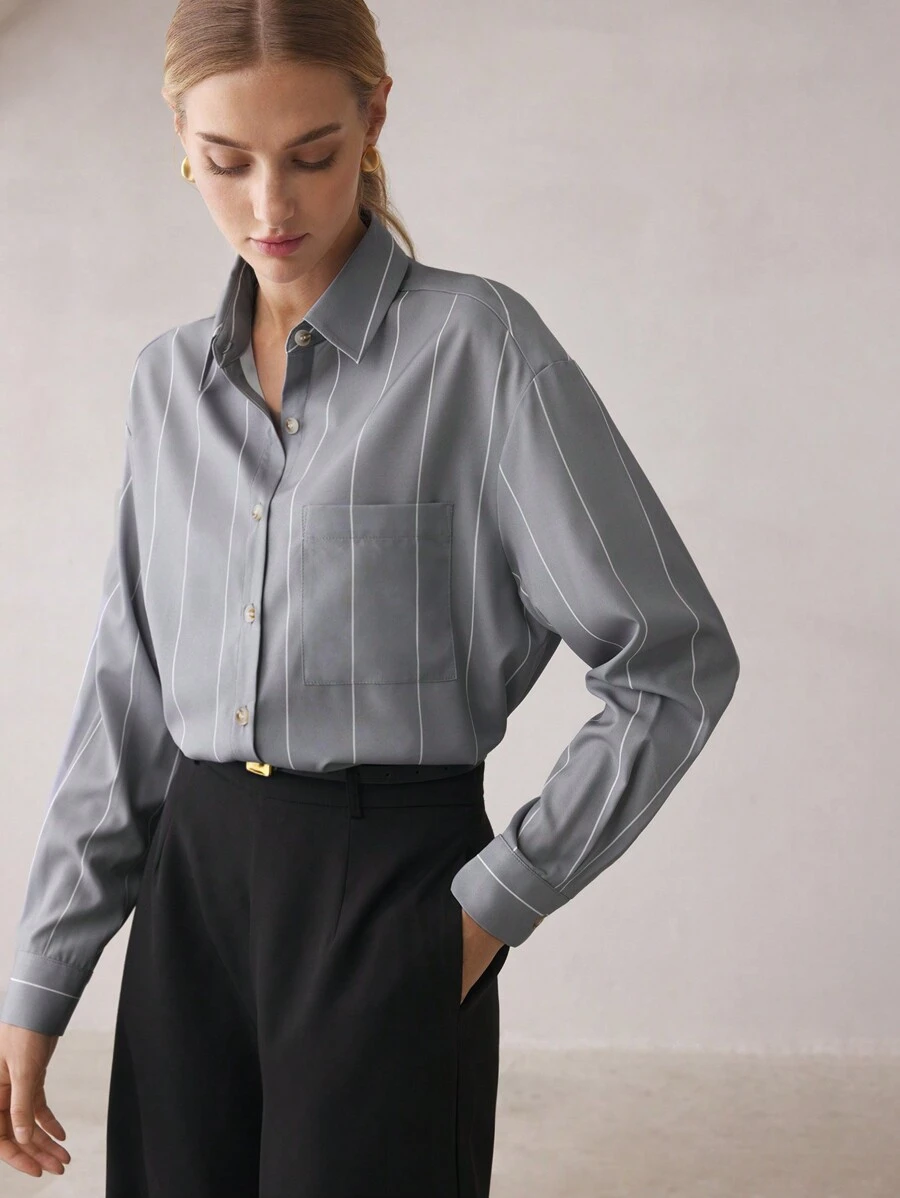 BizChic 女士秋季条纹印花翻领纽扣前袋工作衬衫，都市通勤基本款简约优雅时尚商务休闲风，适合教师、办公室、婚礼、音乐会等场合。 - 灰色 - 查看 1