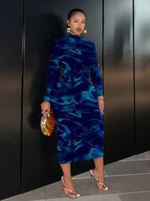 Slaydiva Casual Minimalist Plus Size Wavy Pattern Round Neck Fitted Long Dress With Long Sleeves Autumn And Winter Chic Dress