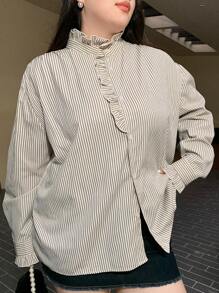 Dazy Plus 大码秋季日常穿着条纹拼布荷叶边下摆宽松衬衫高领女式长袖上衣 - 杏色 - 查看 4