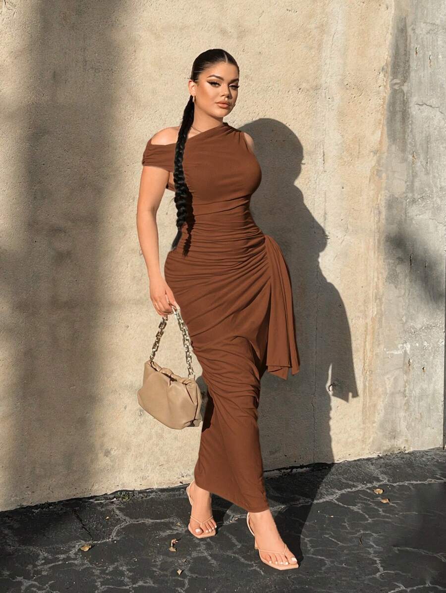 SHEIN SXY Plus Size White Bodycon One-Shoulder Twist Decorated Party Dress - Brown - View 1