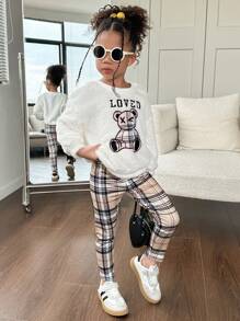 SHEIN Leap Crew 2 件套少女针织纯色毛绒熊图案套头衫和格子裤套装 - 彩色 - 查看 1