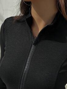 DAZY Áo khoác nữ dáng ngắn màu trơn khóa kéo phía trước nhẹ nhàng - màu đen - Xem 7