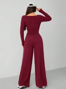 SHEIN PETITE Conjunto de dos piezas informal y cómodo para otoño e invierno, compuesto por top entallado de punto + pantalón de pierna ancha en gris oscuro