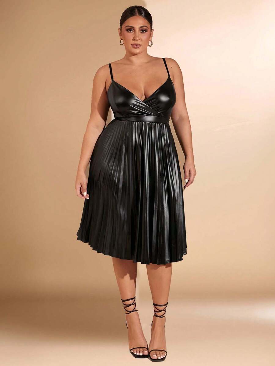 SHEIN BAE Plus Size Black PU Suspender Pleated Elegant Dress Suitable For Date Party,Leather Skirt,Halloween,Thanksgiving, Christmas,Leather,Winter,Wedding,Office, Outdoor, Liner Or Stand-Alone, Cocktail Dress,Pleated Skirt,Holiday Dress,Valentine's Day, Cocktail Dress, Party, Friend Date, Family Gathering, Sexy,Long Dress,Go Out Dress Party Outfit,Elegant,Night Out