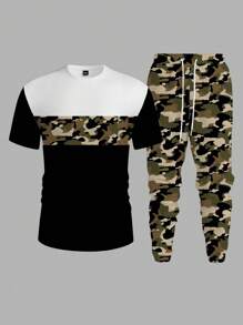 Manfinity Homme Bộ 2 áo thun cổ tròn và quần họa tiết chắp vá ngụy trang thường ngày cho nam - Màu be - Xem 1