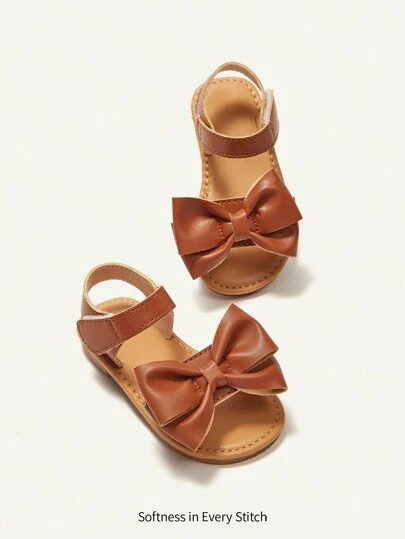 Cozy Pixies 1 双夏季可爱幼儿女孩公主户外大蝴蝶结钩环平底凉鞋