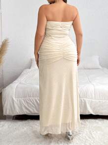 SHEIN Privé 大码迷人优雅亮片网眼透明扭纹长款紧身连衣裙，配有颈链，适合派对约会和舞会礼服 - 杏色 - 查看 3