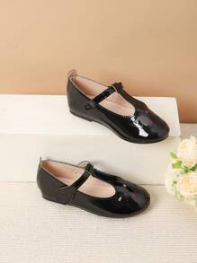 1 Pair Fashionable Spring/Autumn Girls Hollow Out Flat Shoes - Black - View 4