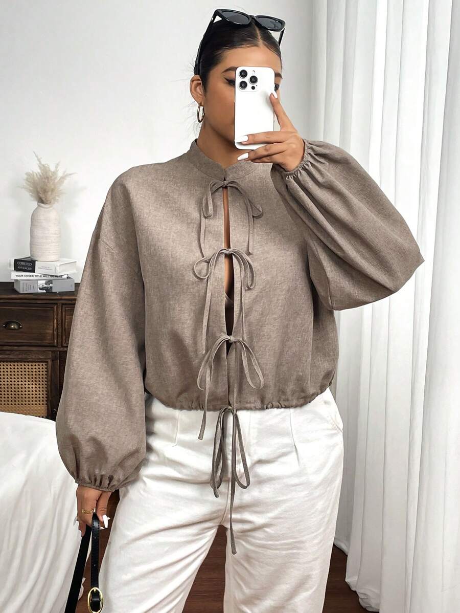 SHEIN Frenchy Camisa holgada de manga larga con moño frontal de estilo minimalista casual, cuello mao de estilo chino, ajustable, talla grande, para otoño/invierno