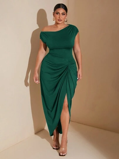SHEIN BAE Plus Size Women's Autumn And Winter Fashion Big Women Elegant Date Party Stretch Knit Comfort Gathered Details Asymmetrical Neck Draped Dress Asymmetric Hem Slit Midi Dress,Birthday Dresses For Women