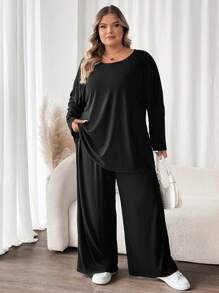 SHEIN CURVE+ Curve Plus Size Women 2Pcs Outfit: Batwing Sleeve Solid Color T-Shirt And Pants, Comfortable Casual  For Autumn/Winter