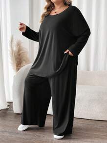 SHEIN CURVE+ Curve Plus Size Women 2Pcs Outfit: Batwing Sleeve Solid Color T-Shirt And Pants, Comfortable Casual  For Autumn/Winter