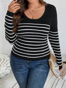 SHEIN VCAY Plus Size Scallop Trim U-Neck Slim Fit Pullover Sweater