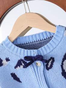 SHEIN Adolescent Girls' Stylish Cute Patterned Knit Cardigan, Long Sleeve, Front Open Design. Leopard And Animal Print Patterns, Bow And Button Decor Adding A Sweet Touch. Elegant Blue Color, Soft Fabric, Fitted Silhouette Elongating The Proportion. A Fashionable Piece For Girls In Autumn/Winter, Suitable For Various Occasions Like Home Gathering, Outing, Shopping, School, Etc. - Blue - View 6