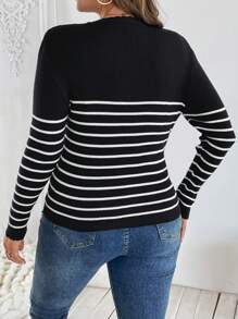 SHEIN VCAY Plus Size Scallop Trim U-Neck Slim Fit Pullover Sweater