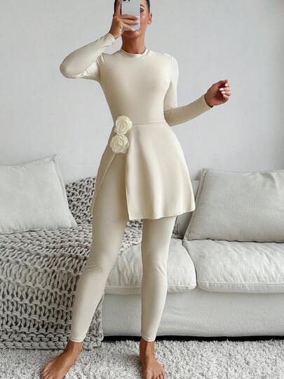 Swim Shayni مجموعة بدلة سباحة نسائية 3 قطع ذات لون واحد: ملابس علوية ذو رقبة مستديرة وأكمام طويلة، وبنطلون طويل وتنورة مزينة بزهرة الخصر، ملابس صيفية عربية