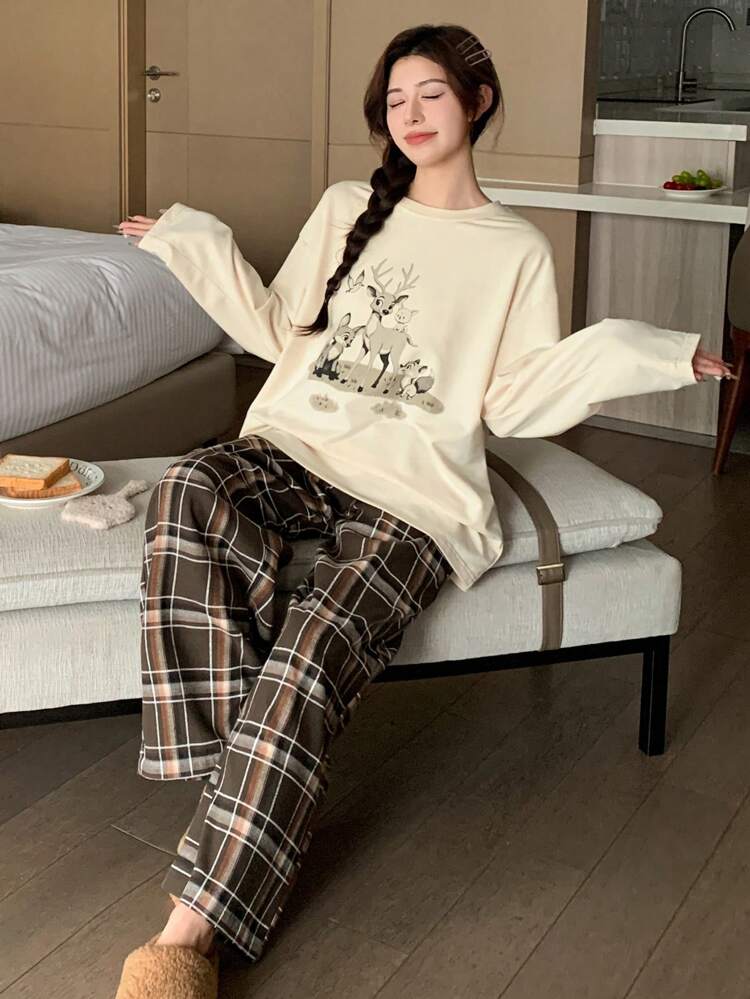 Conjunto de ropa de estar en casa de dos piezas con top holgado con gráfico de ciervo lindo y pantalones de pijama a cuadros, atuendo acogedor para otoño e invierno