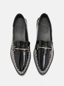 CUCCOO CURVES Wide Fit Wedge Thick Sole Shoes Flat Pointed Toe Solid Black Deep Cut Lace Up British Style Flats, Women - Black - View 2