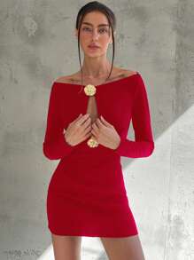 Aloruh Nuevo vestido mini con cuello barco, corte sexy en el pecho y decoración de hebilla metálica, para otoño/invierno
