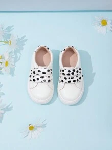 1 双女孩休闲运动鞋，采用拼色、钩环设计，适合所有季节