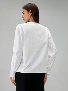 SHEIN Unity 女式 V 领拼布蕾丝边纯色长袖衬衫，女式休闲日常风格上衣 - 白色 - 查看 2