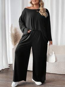 SHEIN CURVE+ Curve Plus Size Women 2Pcs Outfit: Batwing Sleeve Solid Color T-Shirt And Pants, Comfortable Casual  For Autumn/Winter