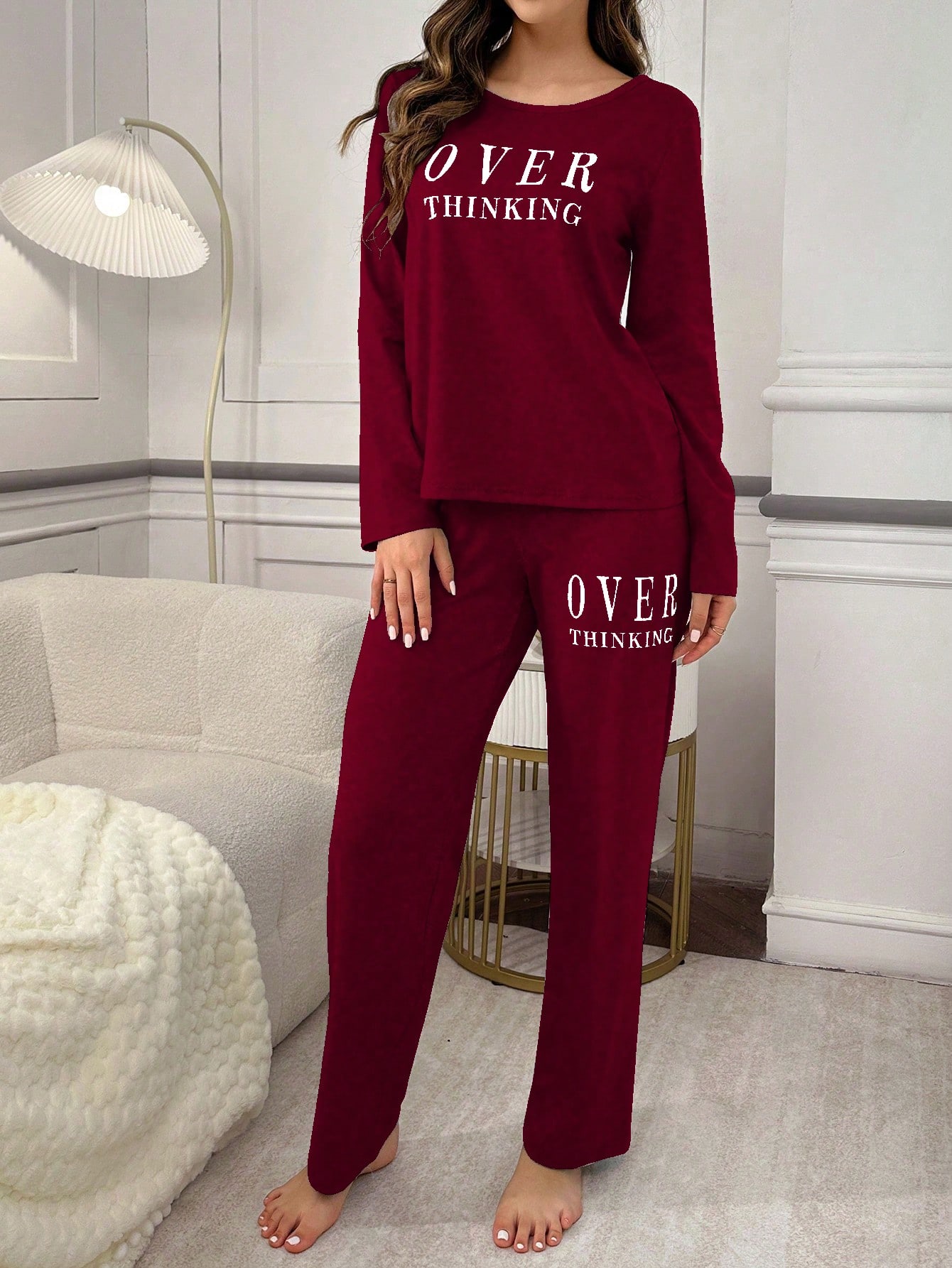 طقم بيجامة من ملابس علوية كم طويل وبنطلون طويل مطب...