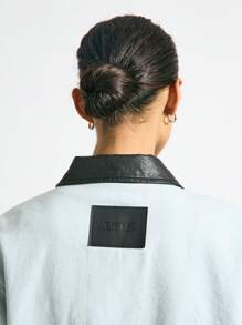 AiiRZ Vintage Style Trucker Denim Jacket Contrast Collar All Season Classic Outerwear With Leather Details Fashion Statement Piece Streetwear Essential - Baby Blue - View 3