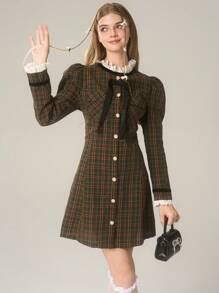 少女优雅撞色蕾丝纽扣和蝴蝶结装饰长袖迷你连衣裙